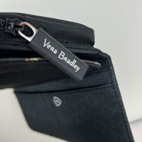 Very Bradley Crossbody Wallet Wristlet Black Floral Lining. Removeable Strap - Picture 7 of 9